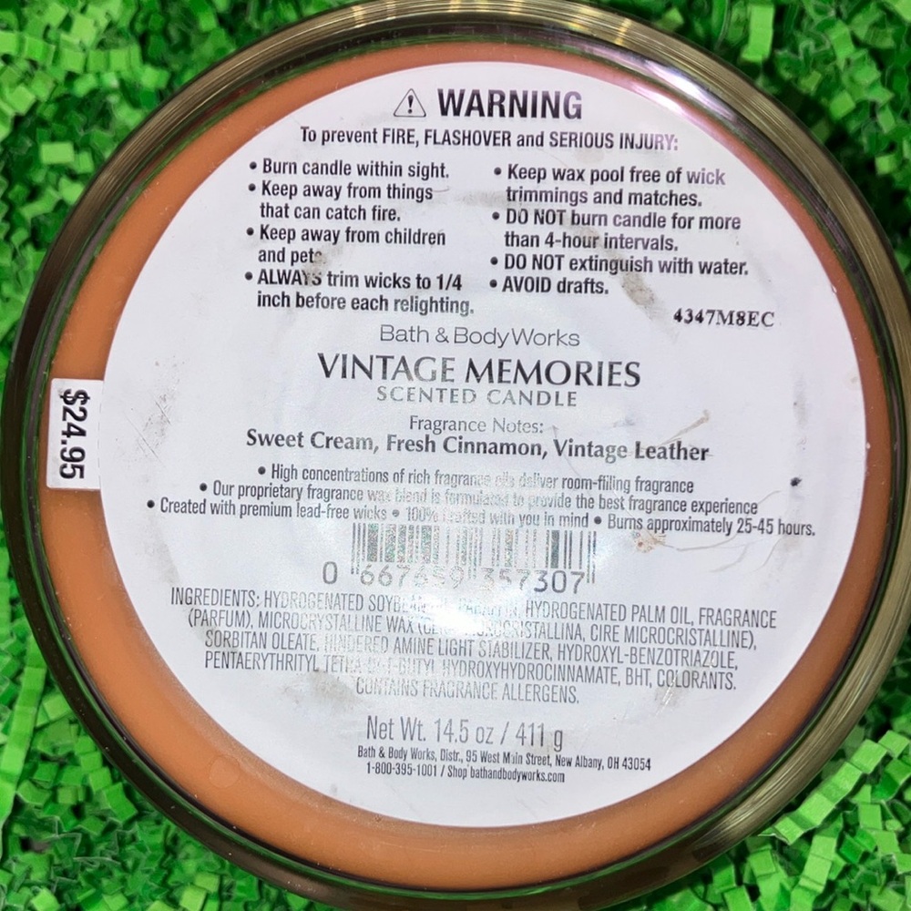 Bath & Body Works Vintage Memories Candle - Brown - Picture 2 of 5